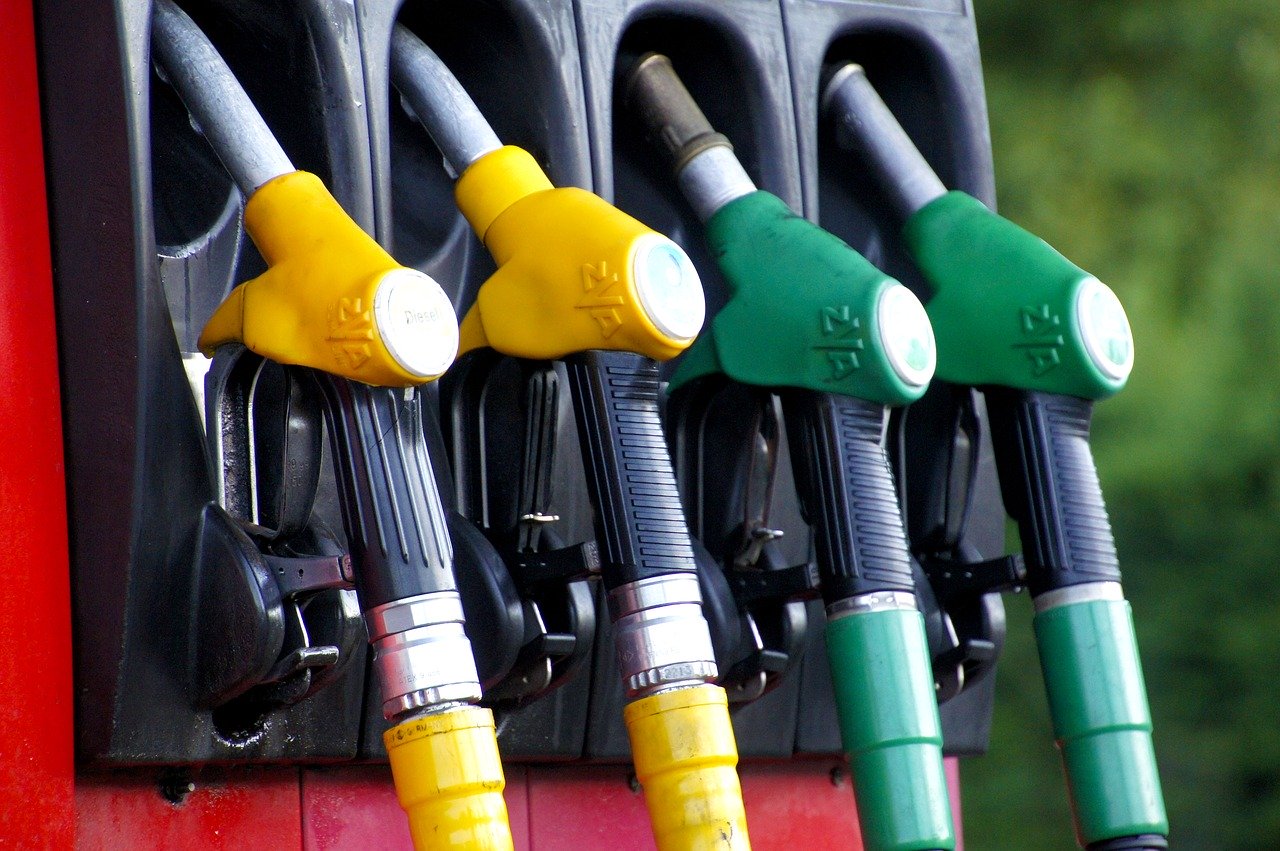 Na przyszły rok przewidziano wzrost stawek opłaty paliwowej na benzynę, olej napędowy i gaz 1