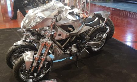 Zmodyfikowana przez Game Over Cycles Yamaha Niken "Najbardziej szalonym motocyklem" na Custombike-Show 2019 1