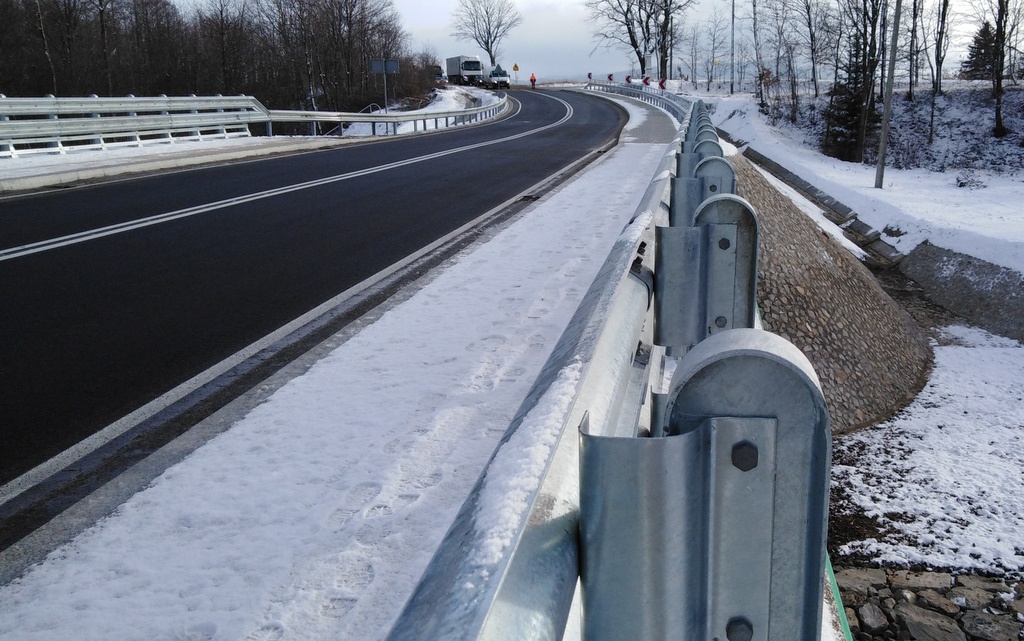 Dwa nowe mosty w ciągu drogi wojewódzkiej 993 (Dukla - Gorlice) w Pielgrzymce w powiecie jasielskim 1