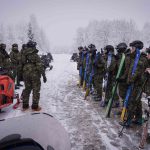 Funkcjonariusze Straży Granicznej w Bieszczadach uczyli się przetrwania zimą w górach [zdjęcia] 2