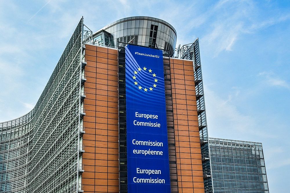 komisja europejska koronawirus wynagrodzenia efs