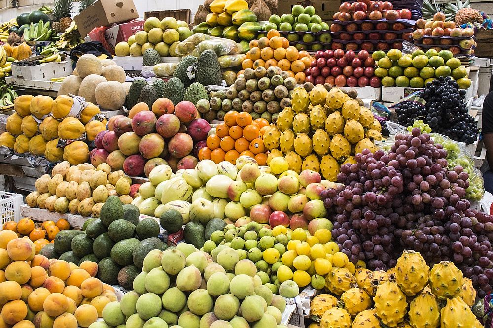 UOKiK: Wywieszki w sklepach sieci Biedronka wprowadzały w błąd co do kraju pochodzenia owoców i warzyw