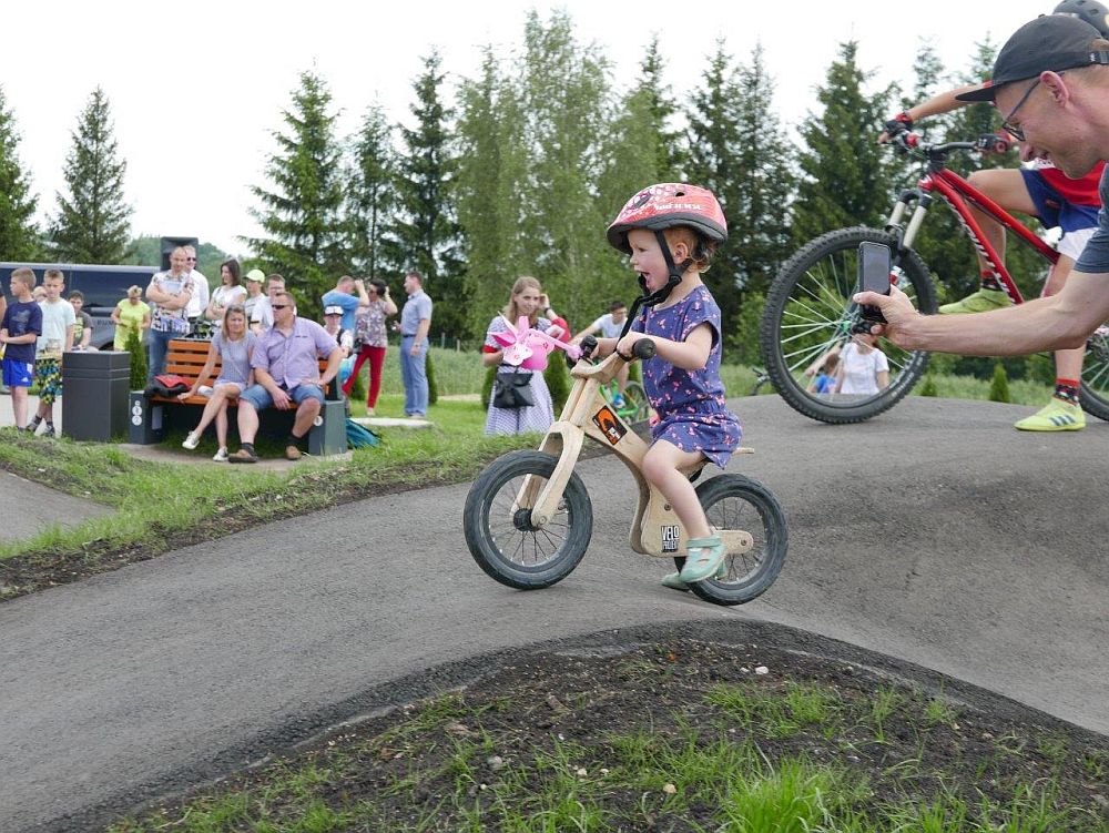 Miejsce Piastowe ma innowacyjny tor rowerowy dla dzieci i dorosłych 1