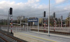 pociąg rzeszów słowacja węgry połączenie kolejowe kiedy