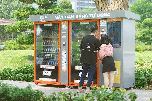 automat vendingowy jedzenie