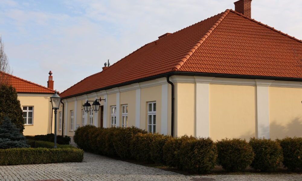 Zabytkowe oficyny Dworu Starościńskiego w Muzeum Ziemi Leżajskiej wyremontowane