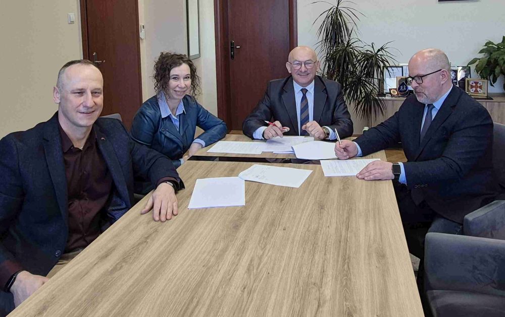 Nowa hala sportowa przy Zespole Szkół w Iwoniczu. Podpisano umowę na dokumentację projektową