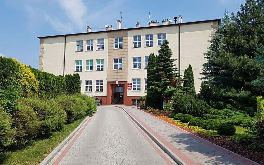 Rzeszowska placówka edukacyjna poszukuje pracownika utrzymania czystości – praca na pełny etat