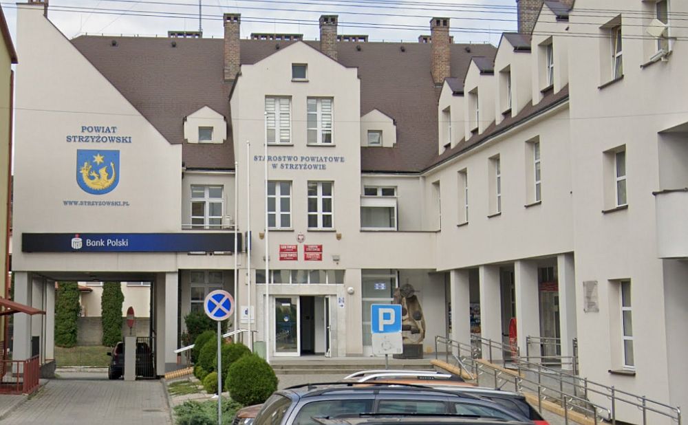 Starostwo Powiatowe w Strzyżowie prowadzi rekrutację. Wynagrodzenie sięga 9 tys. zł