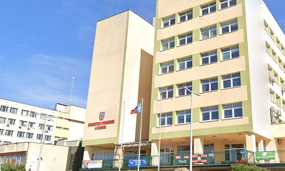 Nawet 9 800 zł brutto. Starostwo Powiatowe w Krośnie szuka nowego pracownika