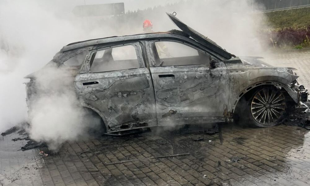 Pod Niskiem spłonął samochód hybrydowy. Sprawdziliśmy, jak często dochodzi do takich pożarów